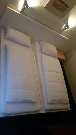 Imagen de la habitación del Hotel Garni Frankfurt. Foto 15