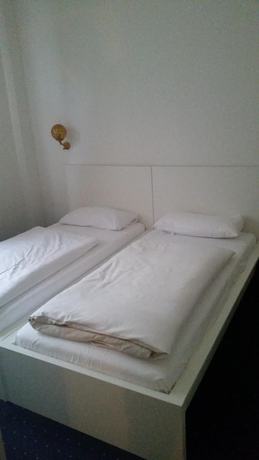 Imagen de la habitación del Hotel Garni Frankfurt. Foto 17