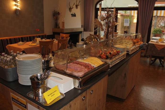 Imagen del bar/restaurante del Hotel Garni Fuchs. Foto 2