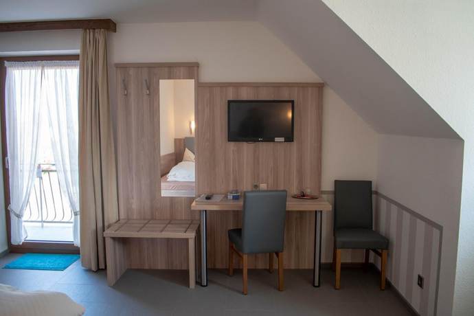 Imagen de la habitación del Hotel Garni Illertal. Foto 8