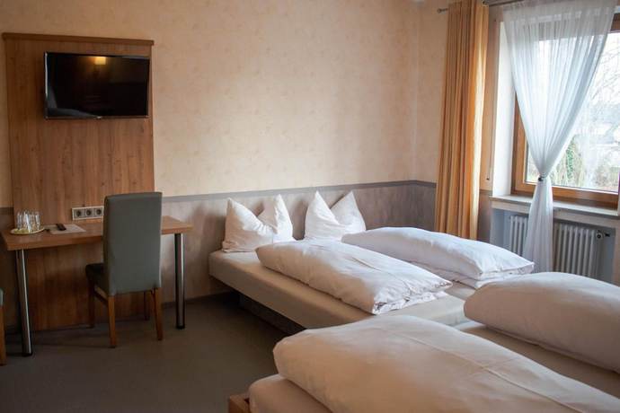 Imagen de la habitación del Hotel Garni Illertal. Foto 12