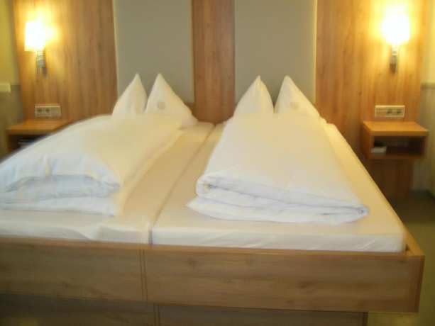 Imagen de la habitación del Hotel Garni Illertal. Foto 16