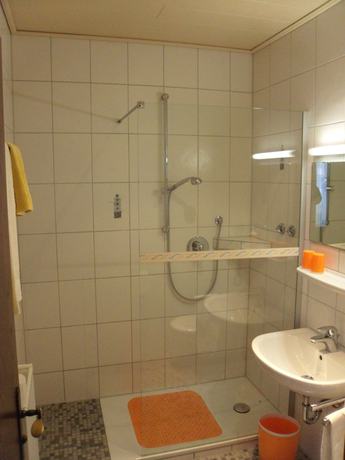 Imagen de la habitación del Hotel Garni Illertal. Foto 18
