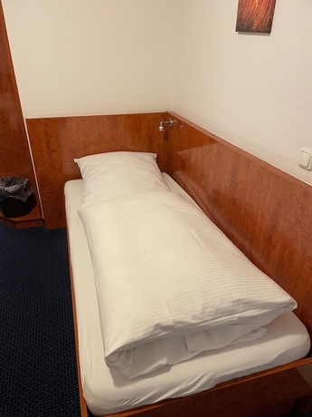 Imagen de la habitación del Hotel Garni Merkenich. Foto 4