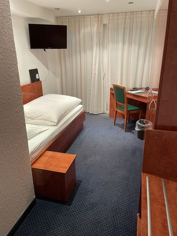 Imagen de la habitación del Hotel Garni Merkenich. Foto 5