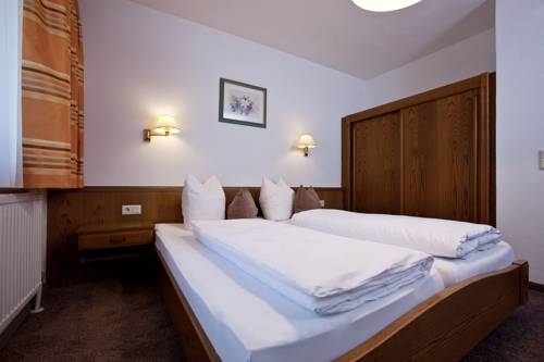 Imagen de la habitación del Hotel Garni Mirabell. Foto 22