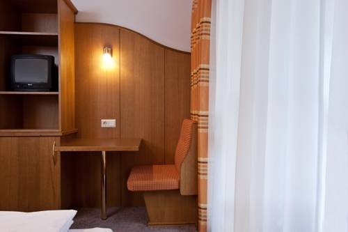Imagen de la habitación del Hotel Garni Mirabell. Foto 23