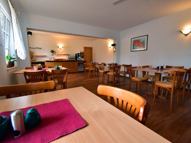 Imagen del bar/restaurante del Hotel Garni Rank. Foto 2