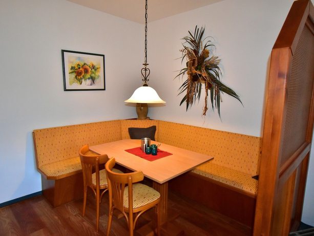 Imagen del bar/restaurante del Hotel Garni Rank. Foto 5