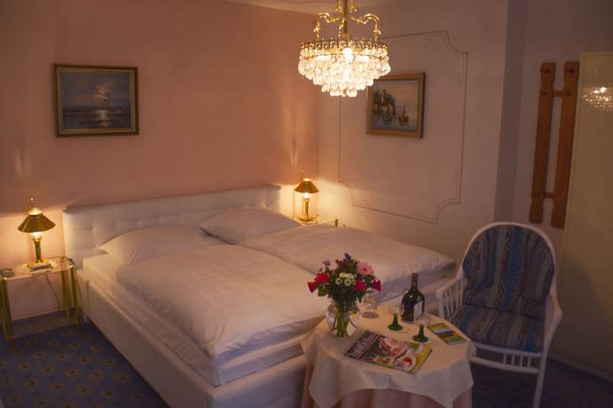 Imagen de la habitación del Hotel Garni Regina, G&ouml;&szlig;weinstein. Foto 9