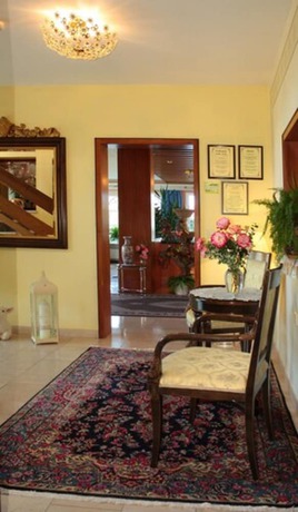 Imagen de los interiores del Hotel Garni Regina, G&ouml;&szlig;weinstein. Foto 19
