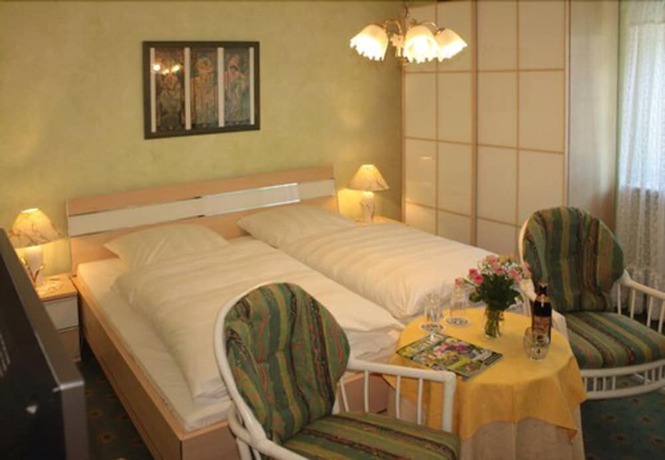 Imagen de la habitación del Hotel Garni Regina, G&ouml;&szlig;weinstein. Foto 13