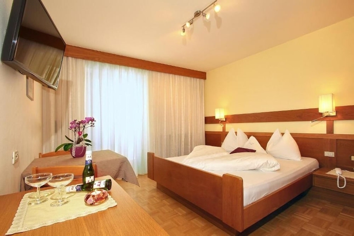 Imagen de la habitación del Hotel Garni Savoy. Foto 4