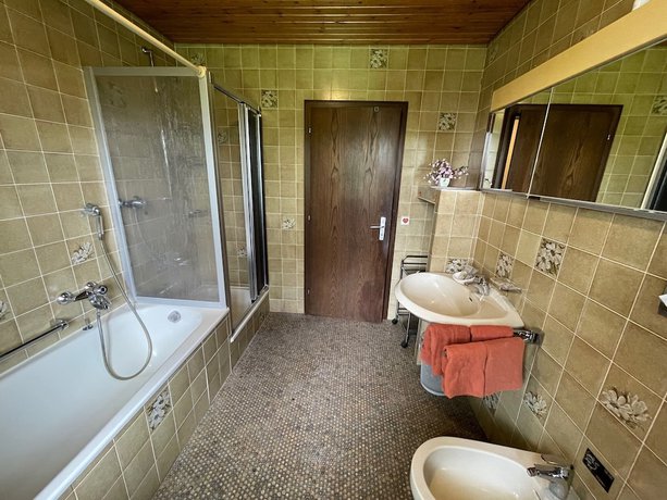 Imagen de la habitación del Hotel Garni Silberdistel. Foto 17
