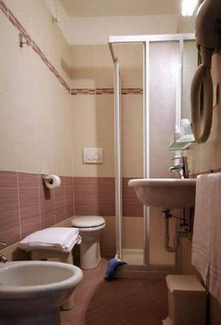 Imagen de la habitación del Hotel Garn&igrave; Villa Maria. Foto 12