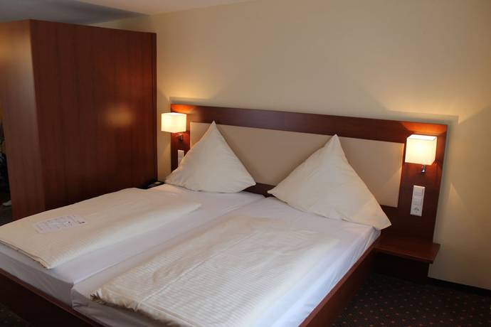 Imagen de la habitación del Hotel Gasthof Goldener Adler. Foto 5