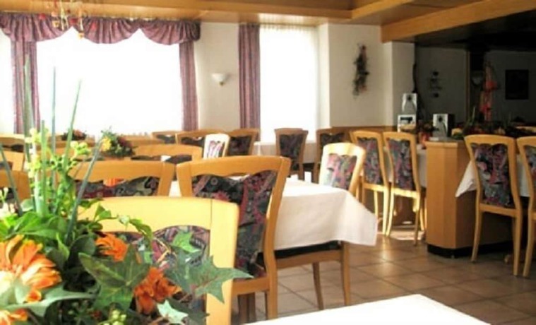 Imagen del bar/restaurante del Hotel Gasthof Pension Riebel. Foto 2