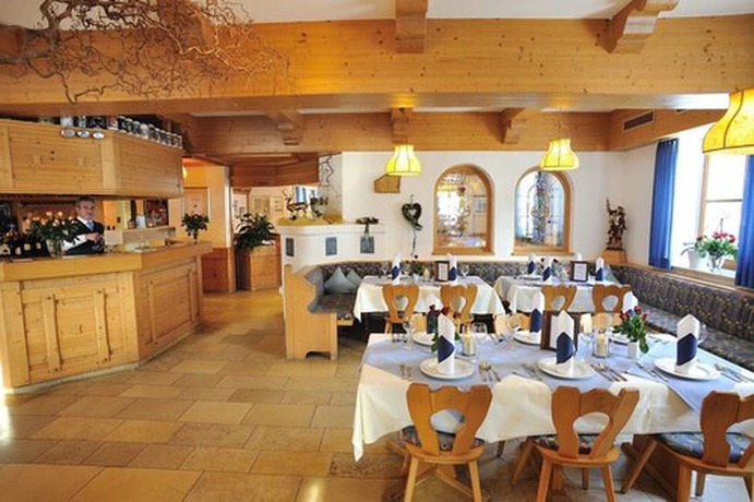 Imagen del bar/restaurante del Hotel Gasthof Zum Hirschen. Foto 8