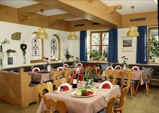 Imagen del bar/restaurante del Hotel Gasthof Zum Hirschen. Foto 9