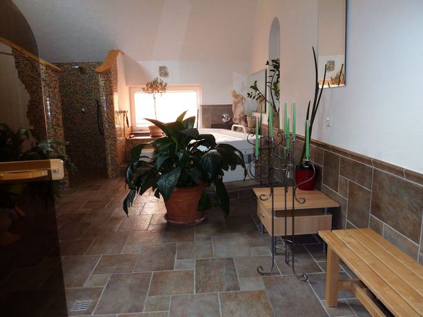 Imagen de la piscina del Hotel Gasthof Zur Krone. Foto 17