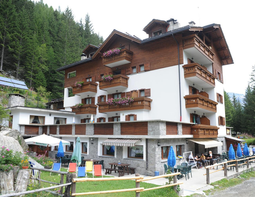 Imagen general del Hotel Gembro. Foto 9