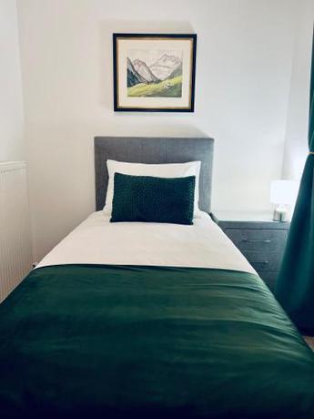 Imagen de la habitación del Hotel Genta. Foto 18