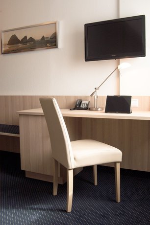 Imagen de la habitación del Hotel Germania. Foto 5
