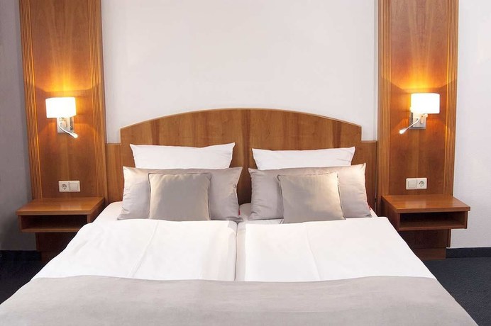 Imagen de la habitación del Hotel Germania. Foto 6