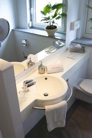 Imagen de la habitación del Hotel Germania. Foto 9