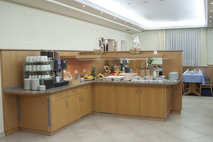 Imagen del bar/restaurante del Hotel Germania. Foto 3