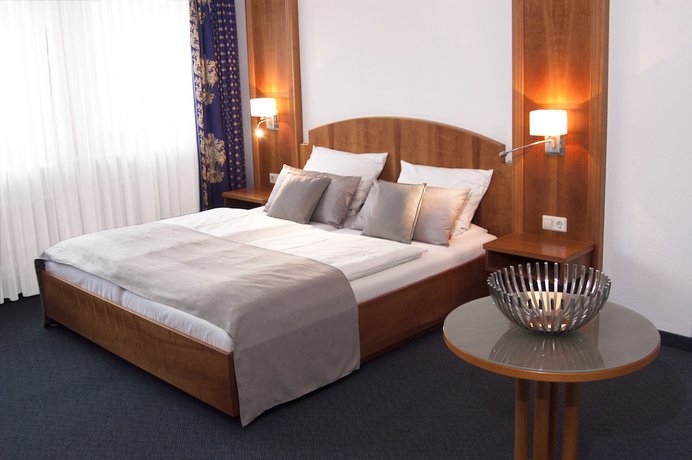 Imagen de la habitación del Hotel Germania. Foto 13