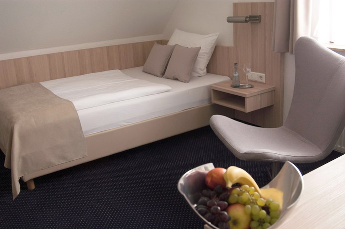 Imagen de la habitación del Hotel Germania. Foto 18