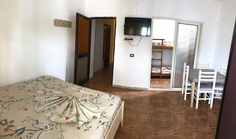 Imagen de la habitación del Hotel Gjinaj. Foto 8