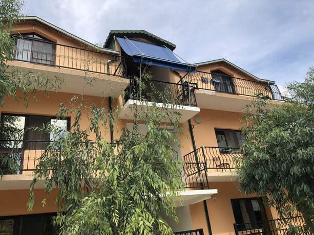 Imagen general del Hotel Gjinaj. Foto 6