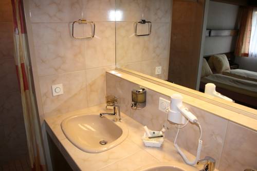 Imagen de la habitación del Hotel Gl&auml;rnisch Hof. Foto 4