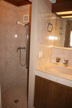 Imagen de la habitación del Hotel Gl&auml;rnisch Hof. Foto 5