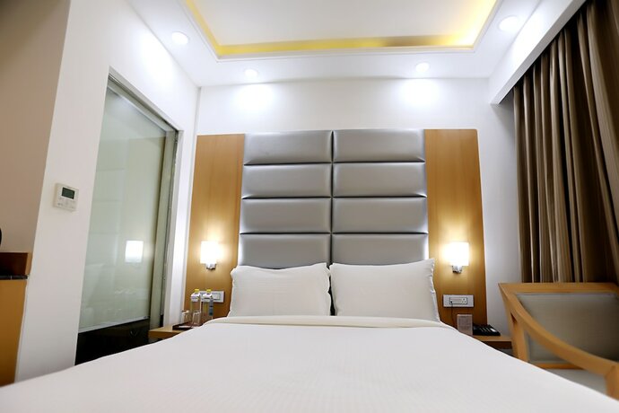Imagen de la habitación del Hotel Gms Grand. Foto 22