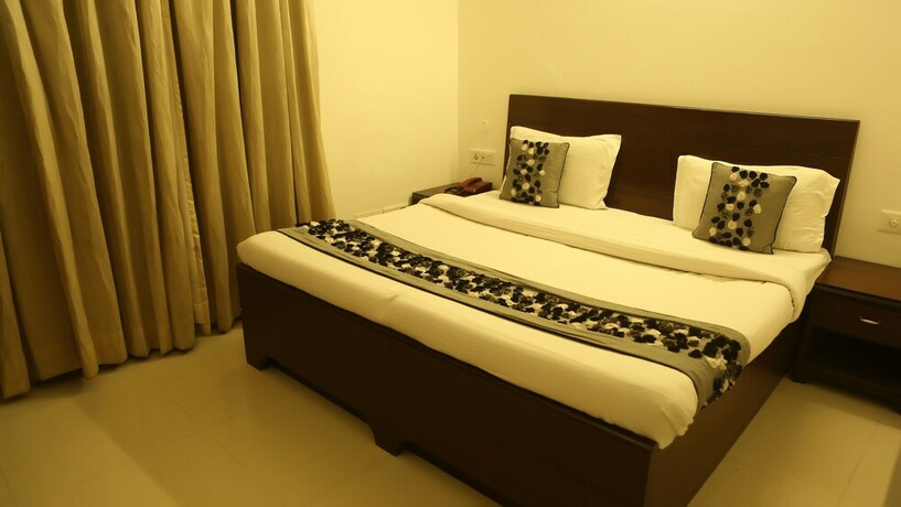Imagen de la habitación del Hotel Gms Grand. Foto 32