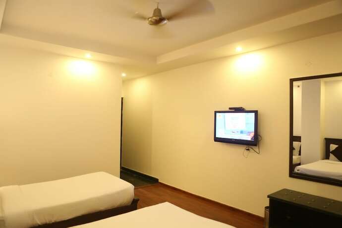 Imagen de la habitación del Hotel Gms Grand. Foto 33