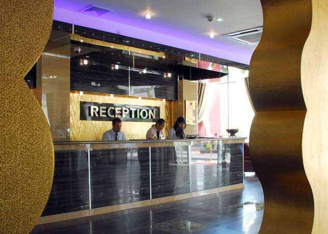 Imagen de los interiores del Hotel Golden King. Foto 16