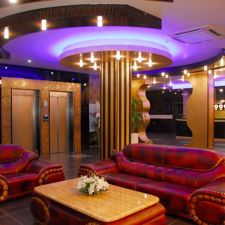 Imagen de los interiores del Hotel Golden King. Foto 18