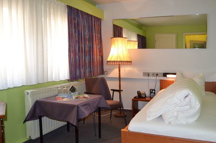 Imagen de la habitación del Hotel Goldene Sonne. Foto 7