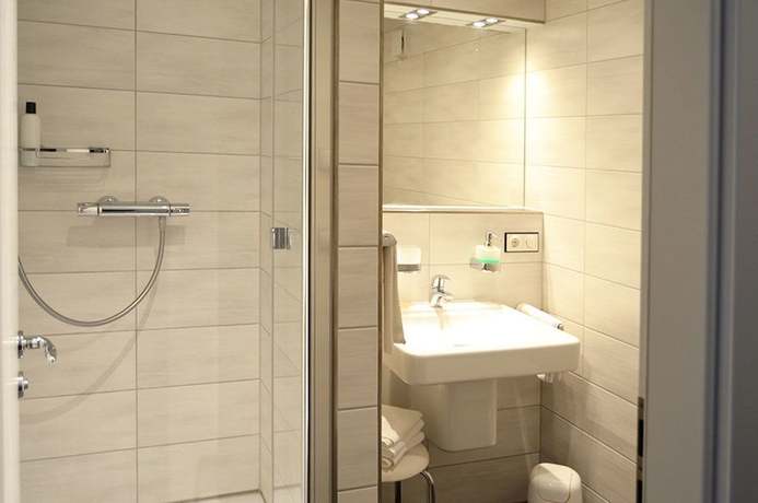 Imagen de la habitación del Hotel Goldene Sonne. Foto 12