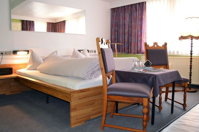 Imagen de la habitación del Hotel Goldene Sonne. Foto 14