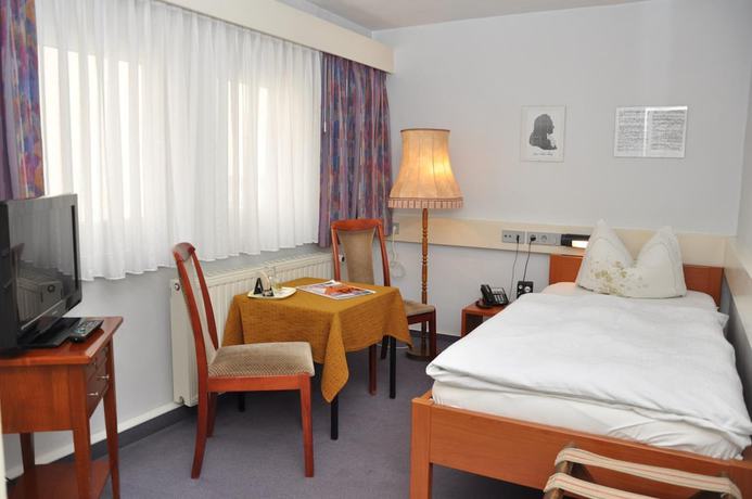 Imagen de la habitación del Hotel Goldene Sonne. Foto 15