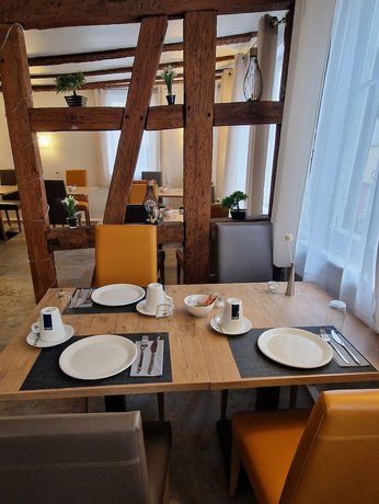 Imagen del bar/restaurante del Hotel Goldener Hirsch Mosbach. Foto 4