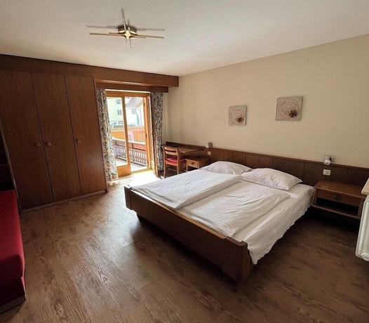 Imagen de la habitación del Hotel Goldenes Kreuz, Siracusa. Foto 4