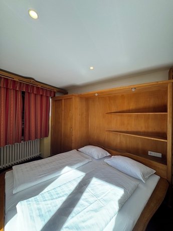 Imagen de la habitación del Hotel Goldenes Kreuz, Siracusa. Foto 13