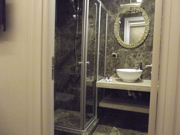 Imagen de la habitación del Hotel Goldengate. Foto 5
