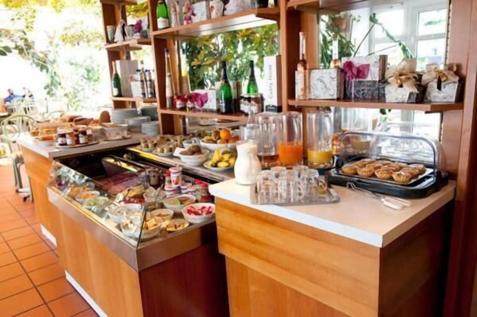 Imagen del bar/restaurante del Hotel Goldinger. Foto 8